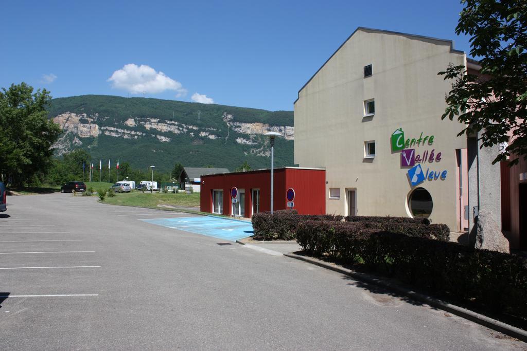 Hotel Vallee Bleue Montalieu-Vercieu Exterior foto