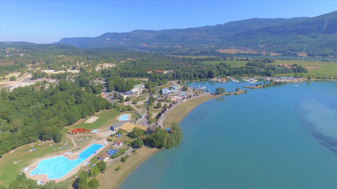 Hotel Vallee Bleue Montalieu-Vercieu Exterior foto