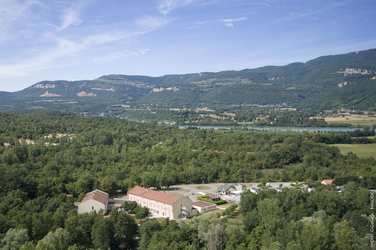 Hotel Vallee Bleue Montalieu-Vercieu Exterior foto